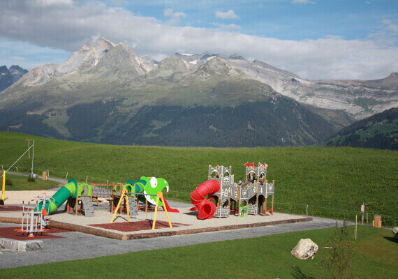 Parco giochi Svizzera Ruffali Park - Gioco multitorre a tema Castel Drago XT600  - Holzhof