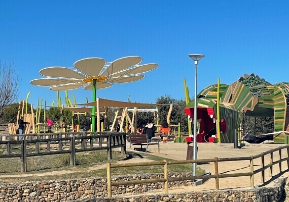 2021 Playground Las Rozaz de Madrid, Spain T-Rex Fantasy in robinia  - Holzhof